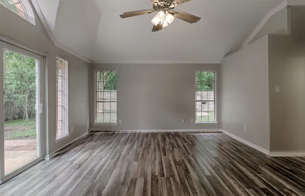 $2,200 | 4230 Mountain Peak Way, Kingwood, TX 77345