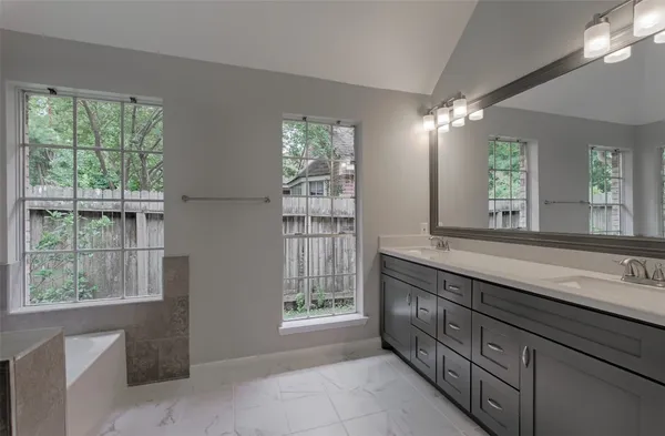 $2,200 | 4230 Mountain Peak Way, Kingwood, TX 77345