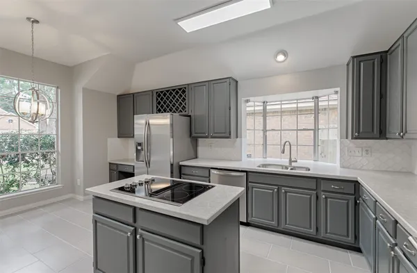 $2,200 | 4230 Mountain Peak Way, Kingwood, TX 77345