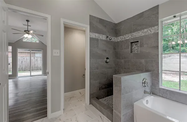 $2,200 | 4230 Mountain Peak Way, Kingwood, TX 77345