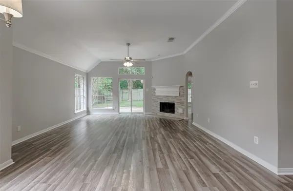 $2,200 | 4230 Mountain Peak Way, Kingwood, TX 77345