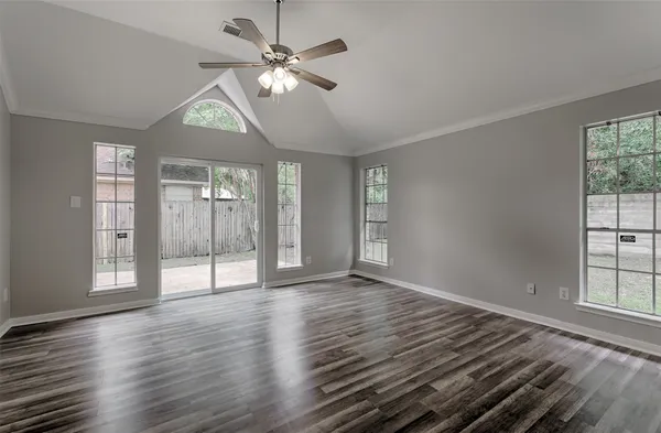 $2,200 | 4230 Mountain Peak Way, Kingwood, TX 77345