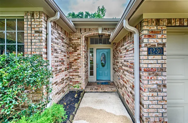 $2,200 | 4230 Mountain Peak Way, Kingwood, TX 77345
