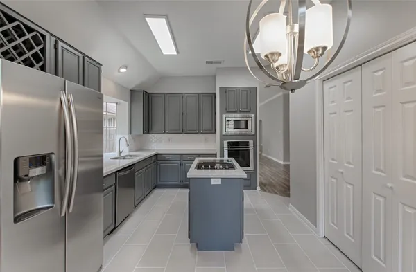 $2,200 | 4230 Mountain Peak Way, Kingwood, TX 77345
