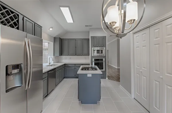 $2,200 | 4230 Mountain Peak Way, Kingwood, TX 77345