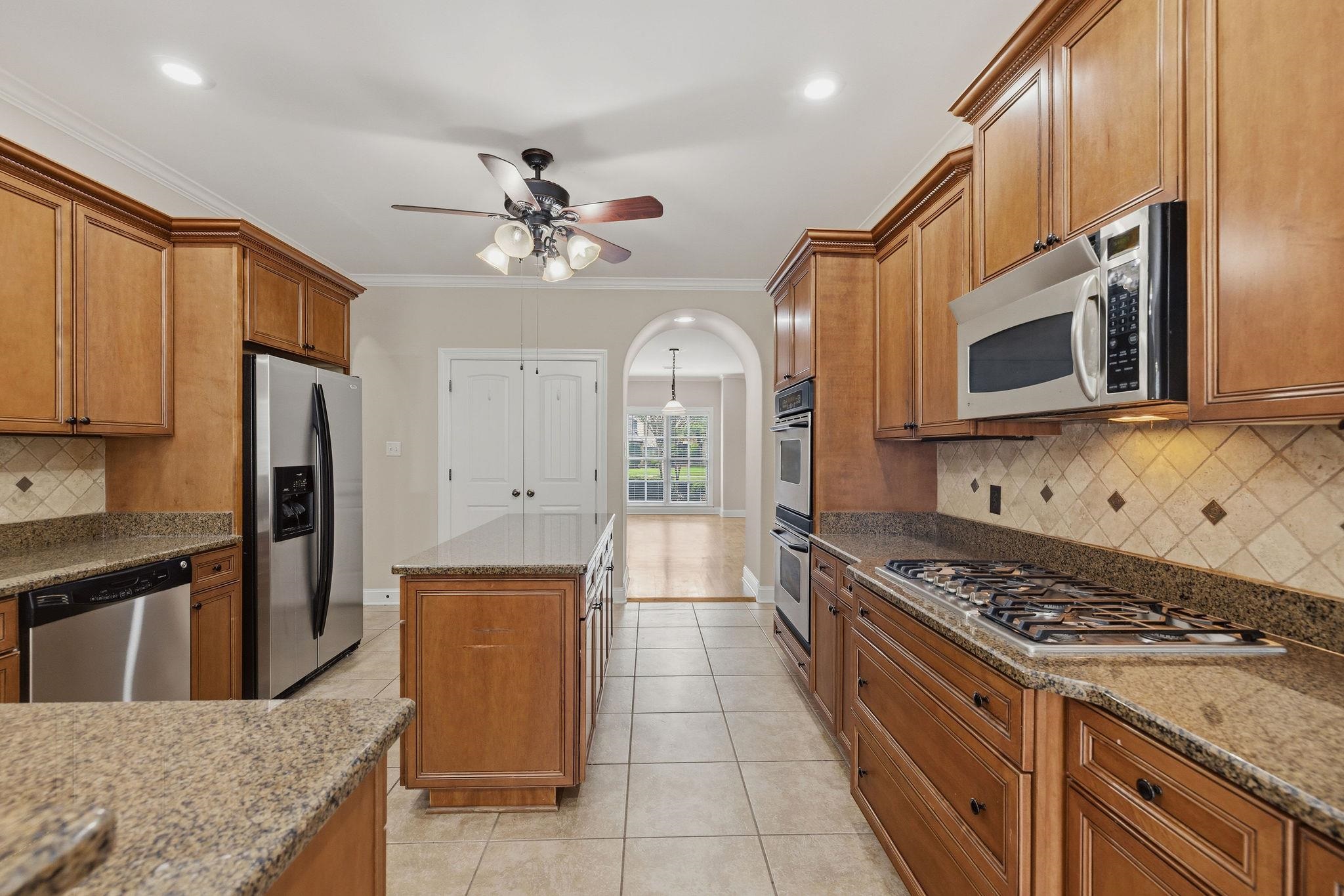 842 Shadow Walk Lane Collierville, TN 38017 - Photo 14 of 40