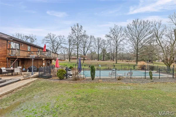 $375,000 | 2039 Shook Lane, Centralia, IL 62801