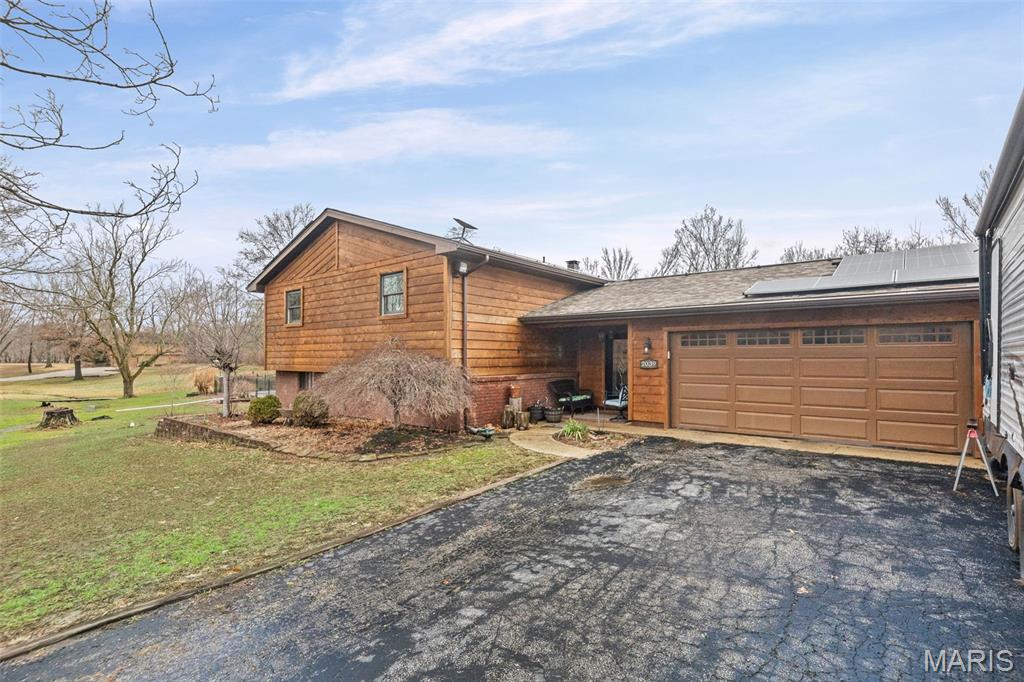 2039 Shook Lane Centralia, IL 62801 - Photo 3 of 63