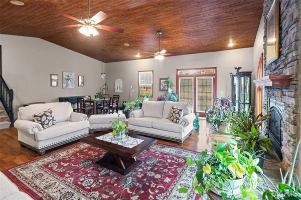 $375,000 | 2039 Shook Lane, Centralia, IL 62801