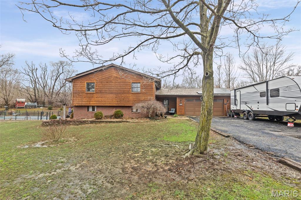 2039 Shook Lane Centralia, IL 62801 - Photo 4 of 63