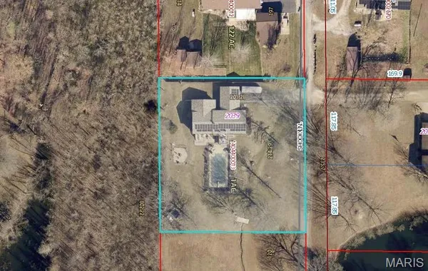 $375,000 | 2039 Shook Lane, Centralia, IL 62801