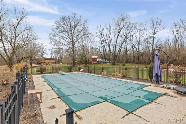 $375,000 | 2039 Shook Lane, Centralia, IL 62801