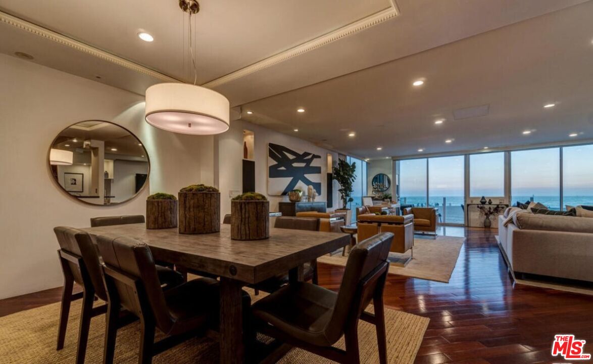 3711 Ocean Front Walk, Unit 2 Marina del Rey, CA 90292 - Photo 19 of 34 Gallery Image 19