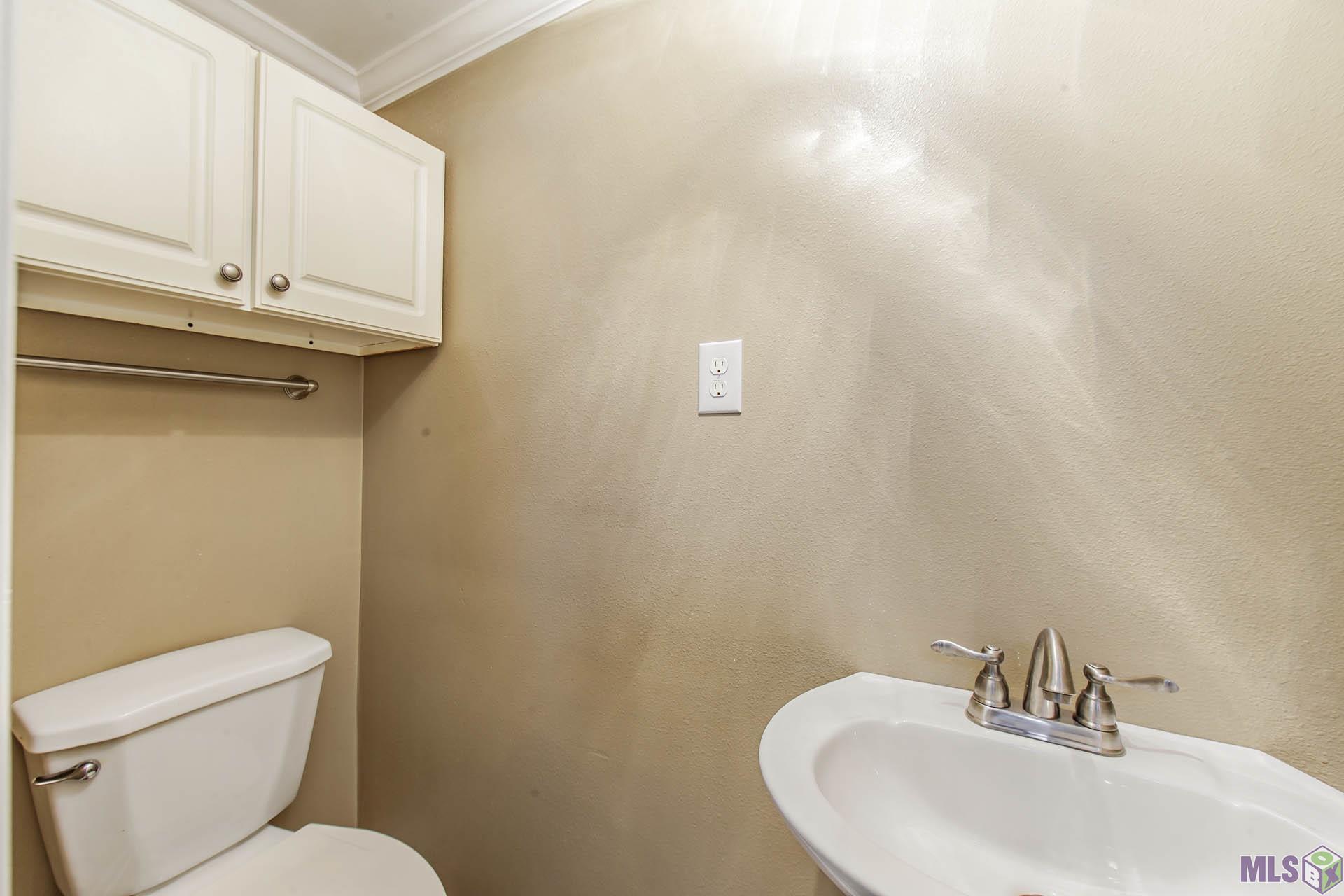 206 Lola Street Gray, LA 70359 - Photo 13 of 18 Half Bathroom