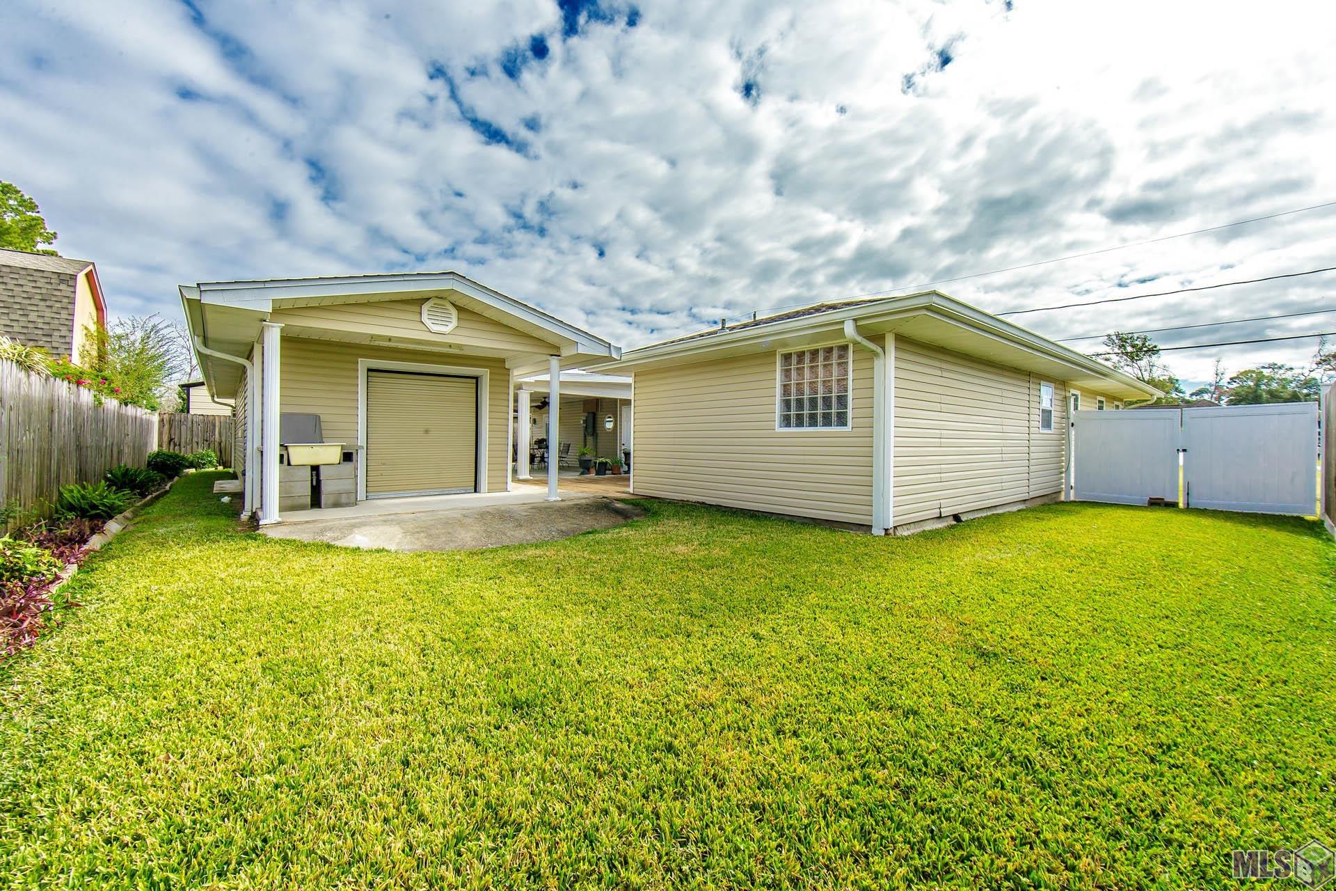 206 Lola Street Gray, LA 70359 - Photo 2 of 18 Back Yard