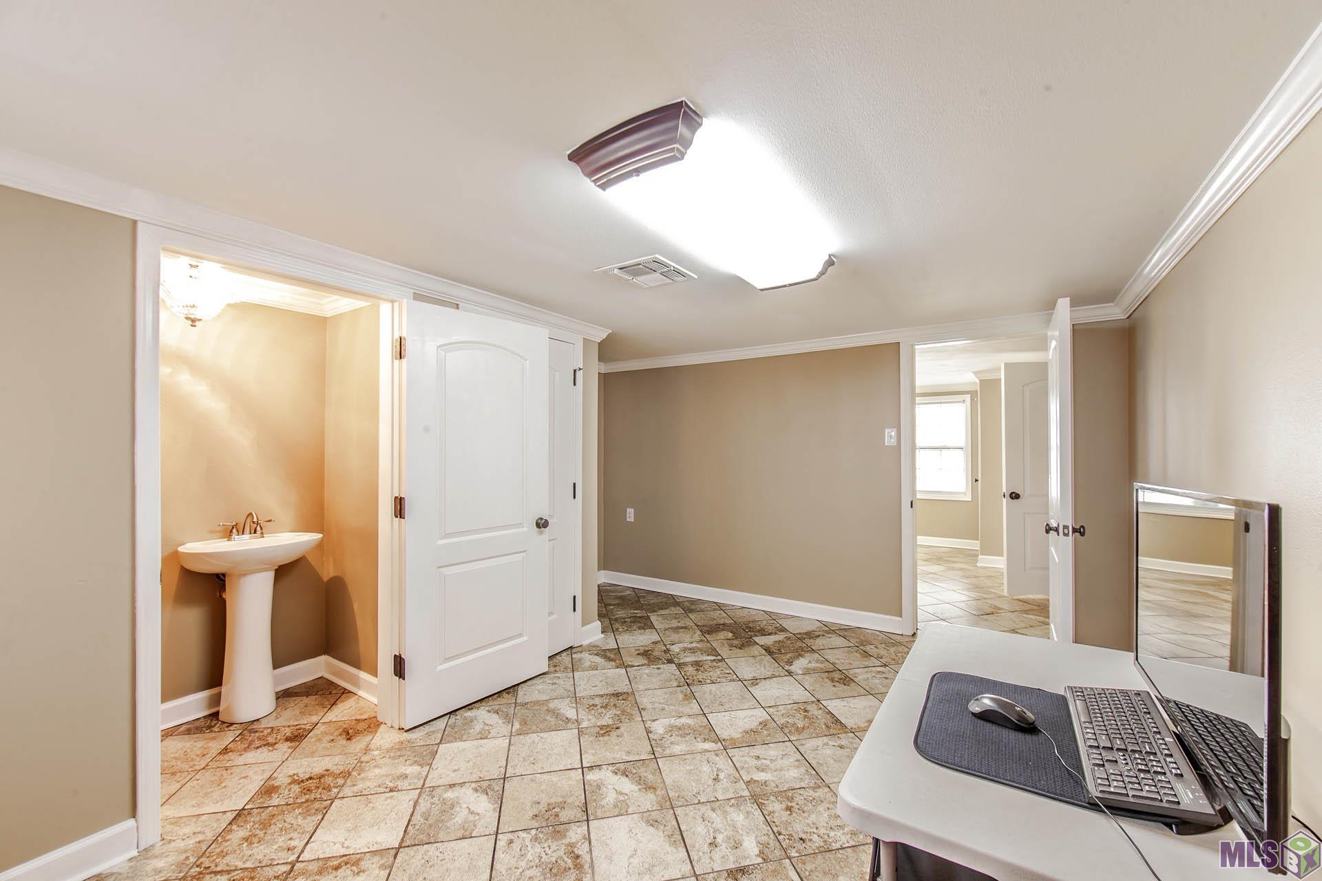 206 Lola Street Gray, LA 70359 - Photo 5 of 11 Office