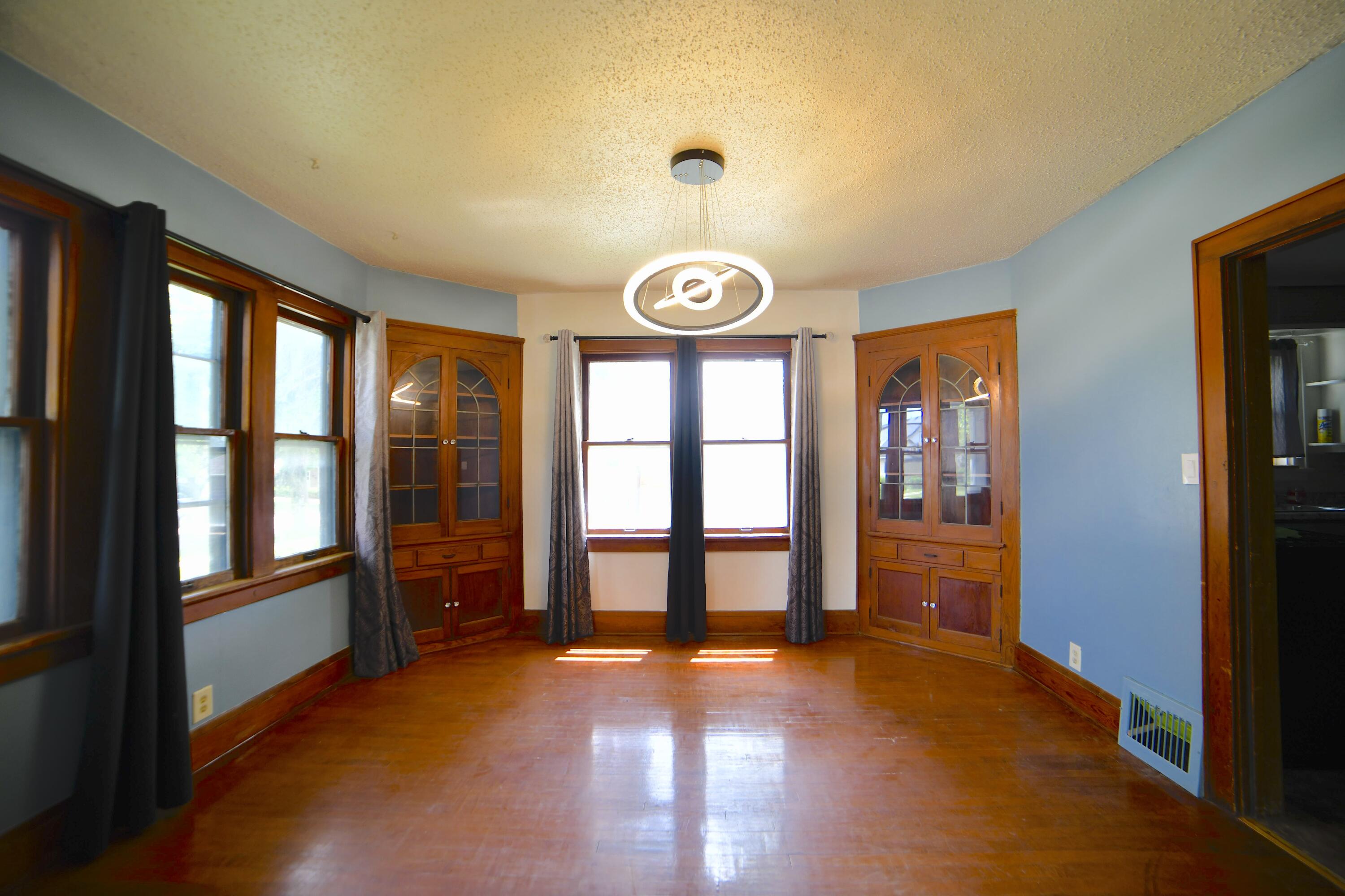 5931 North 84th Street, Unit A Milwaukee, WI 53225 - Photo 4 of 22 Dining Room (8)