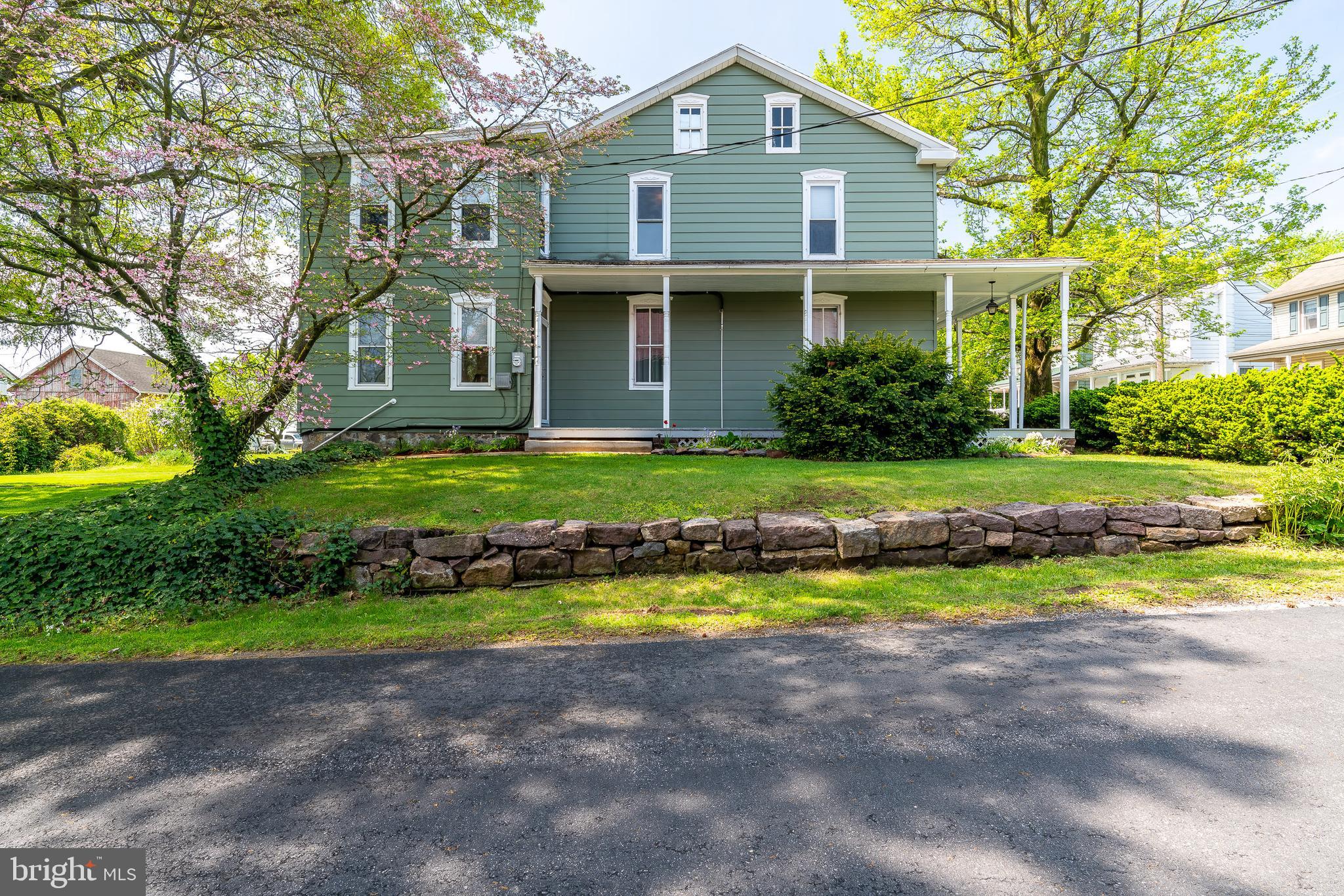 2227 Meadow View Road Manheim, PA 17545 - Photo 5 of 40