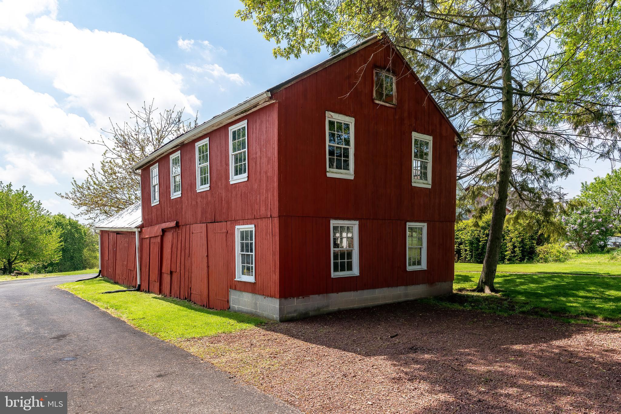 2227 Meadow View Road Manheim, PA 17545 - Photo 8 of 40