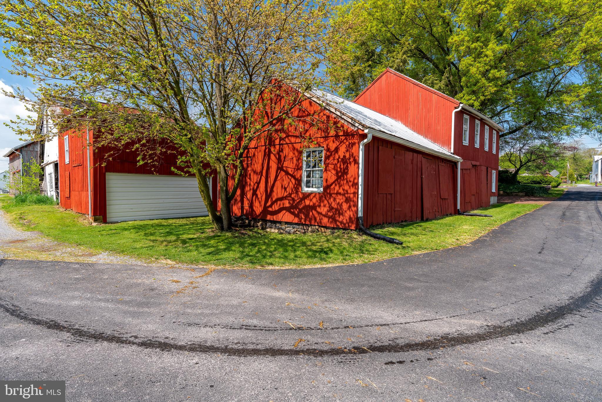 2227 Meadow View Road Manheim, PA 17545 - Photo 9 of 40