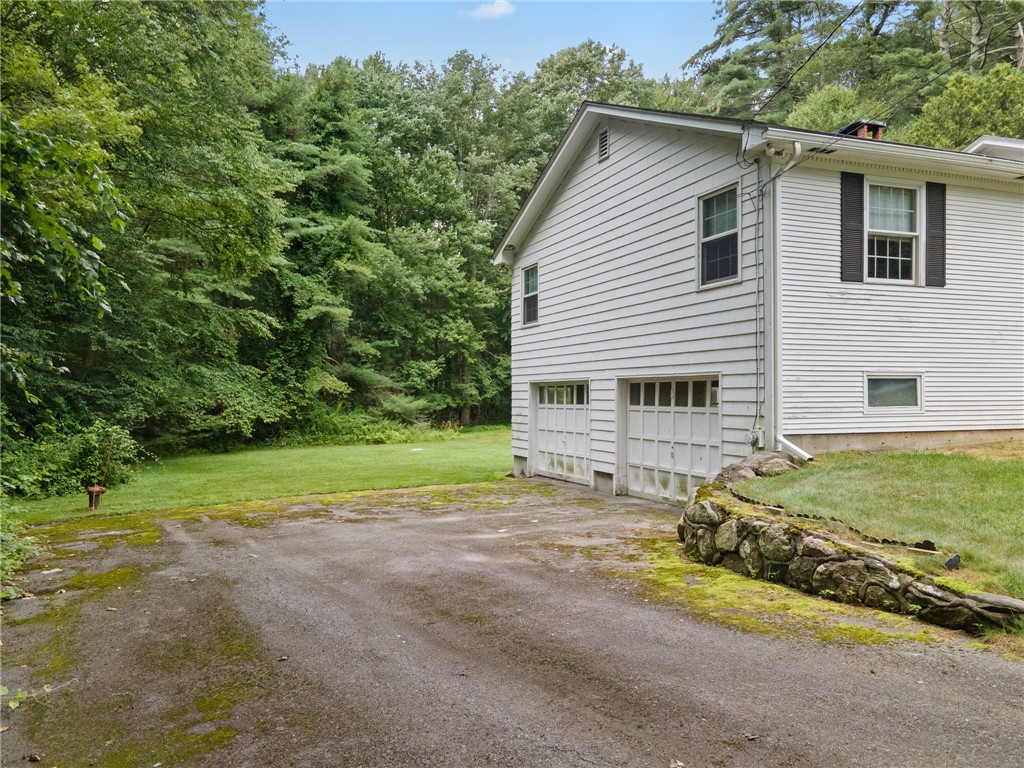 37 Mary Elizabeth Road Scituate, RI 02857 - Photo 7 of 33