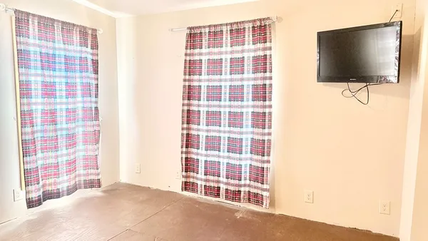 $299,900 | 125 Henderson Branch Road West, Ingram, TX 78025