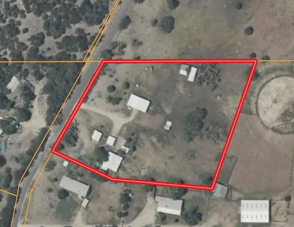 $299,900 | 125 Henderson Branch Road West, Ingram, TX 78025