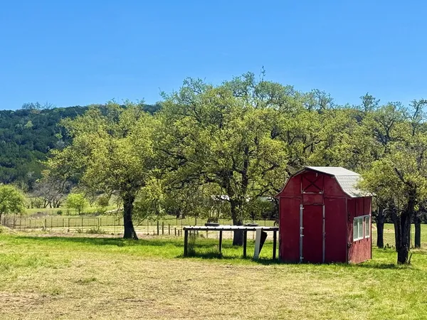$299,900 | 125 Henderson Branch Road West, Ingram, TX 78025