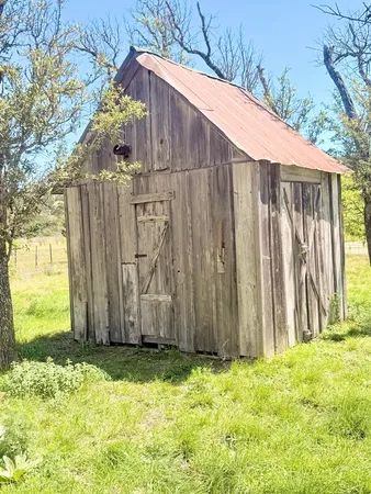 $299,900 | 125 Henderson Branch Road West, Ingram, TX 78025