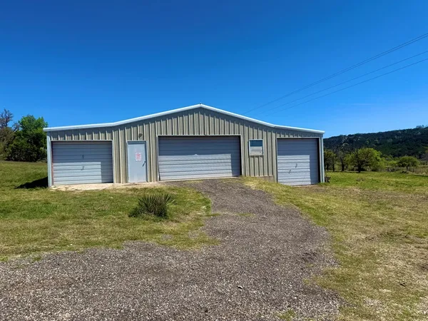 $299,900 | 125 Henderson Branch Road West, Ingram, TX 78025