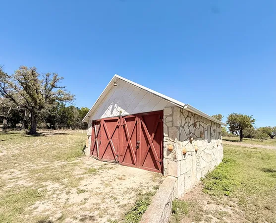 $299,900 | 125 Henderson Branch Road West, Ingram, TX 78025