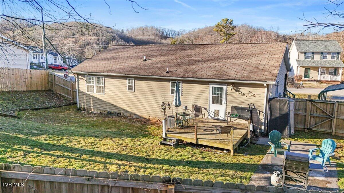 1069 Snowden Terrace Johnson City, TN 37601 - Photo 12 of 31 27-DJI_20260216164459_0343_D