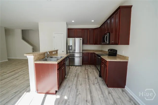 $2,400 | 109 Savannah Lane, Richmond Hill, GA 31324