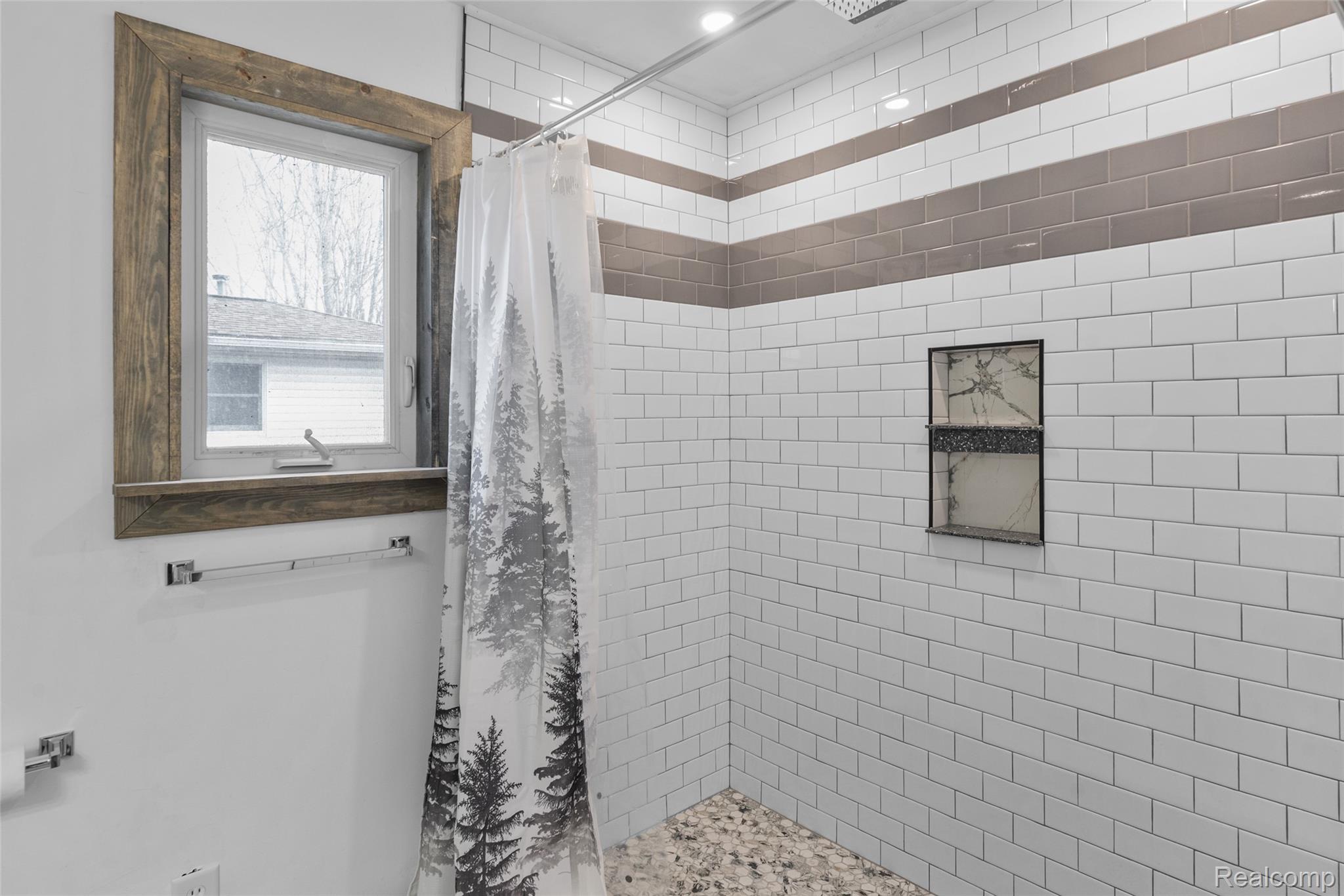 8150 Davison Road Davison, MI 48423 - Photo 11 of 25 Full bathroom with a shower stall