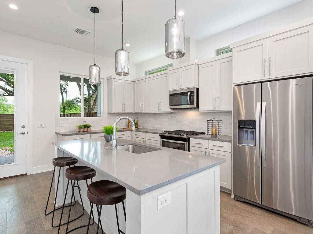 1111 Brookswood Avenue, Unit A Austin, TX 78721 - Photo 12 of 21 SS Appliances