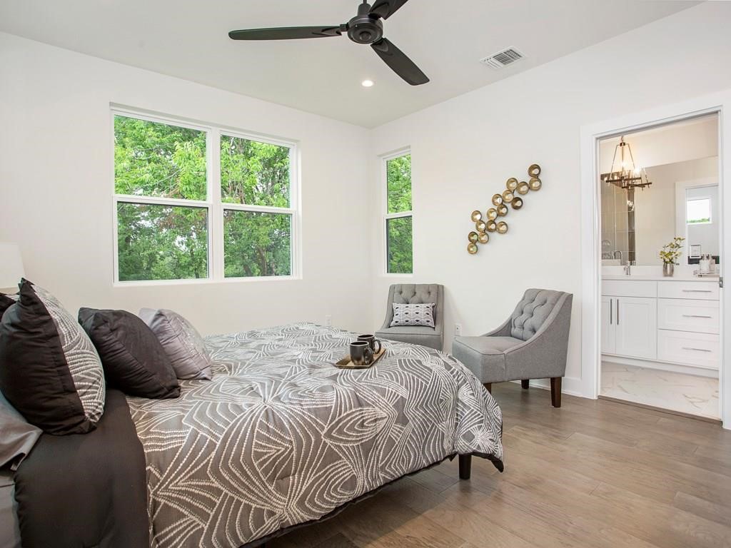 1111 Brookswood Avenue, Unit A Austin, TX 78721 - Photo 13 of 21 Primary ensuite second floor