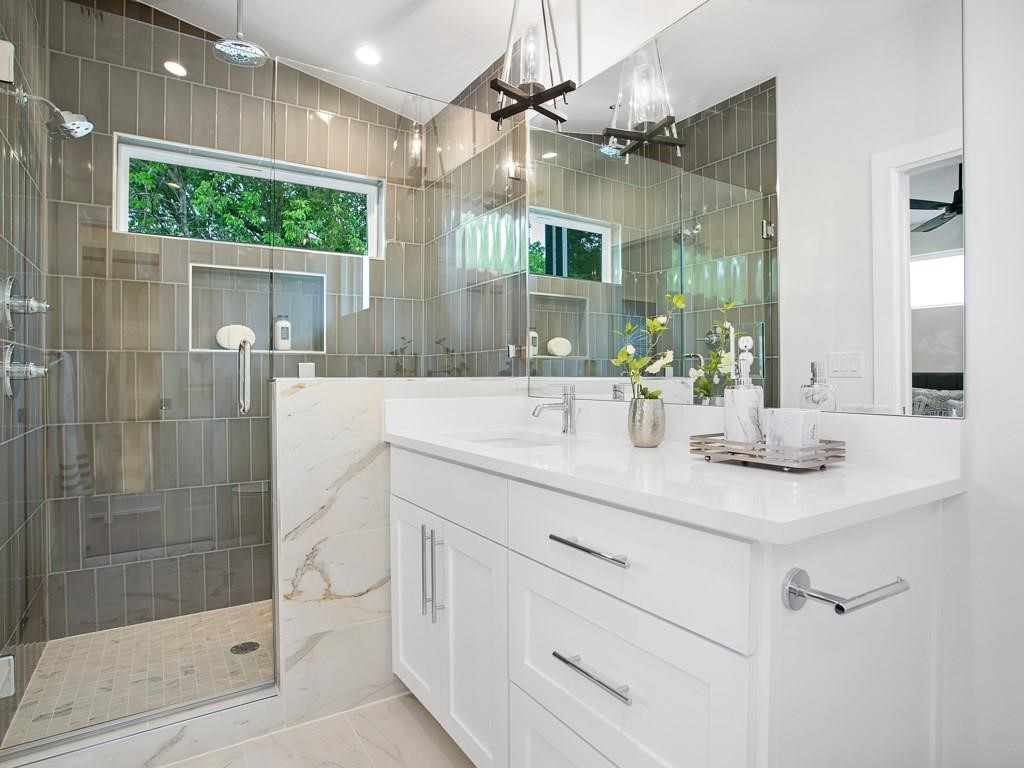 1111 Brookswood Avenue, Unit A Austin, TX 78721 - Photo 14 of 21 Primary bath