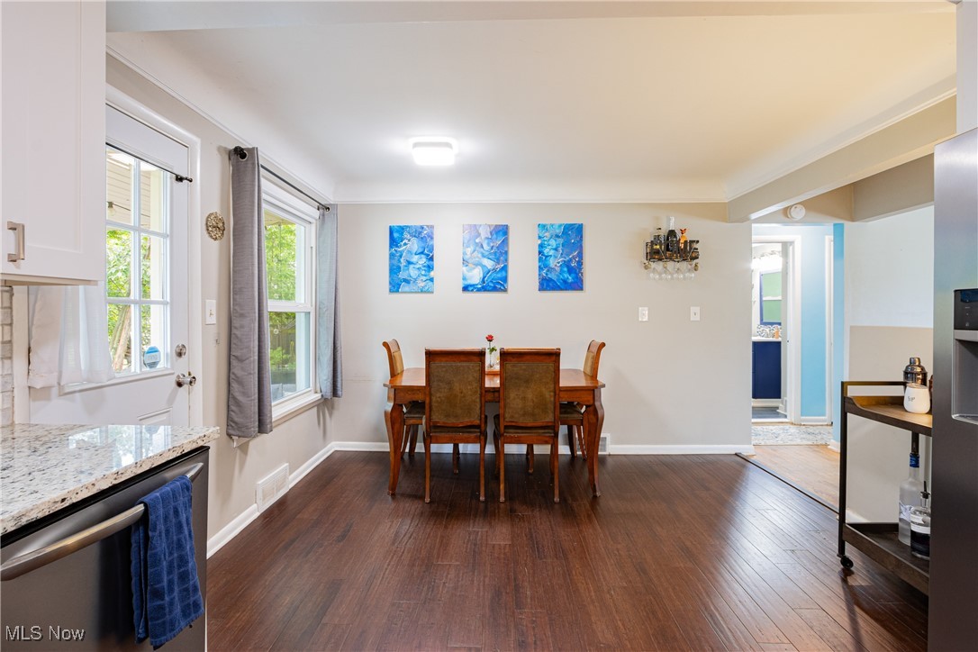 14285 Cedar Road Cleveland, OH 44121 - Photo 8 of 30