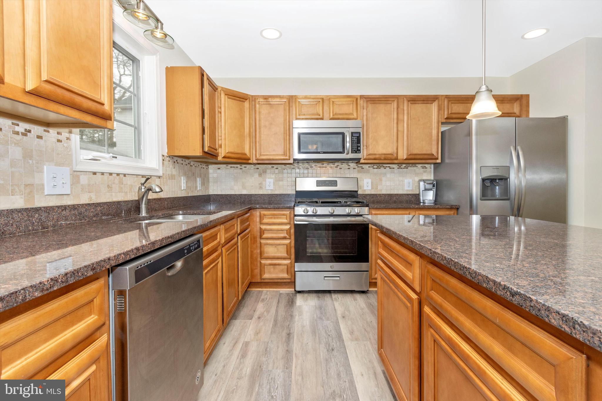 812 Crest Hill Road Severn, MD 21144 - Photo 11 of 55 Nice stainless appliance suite