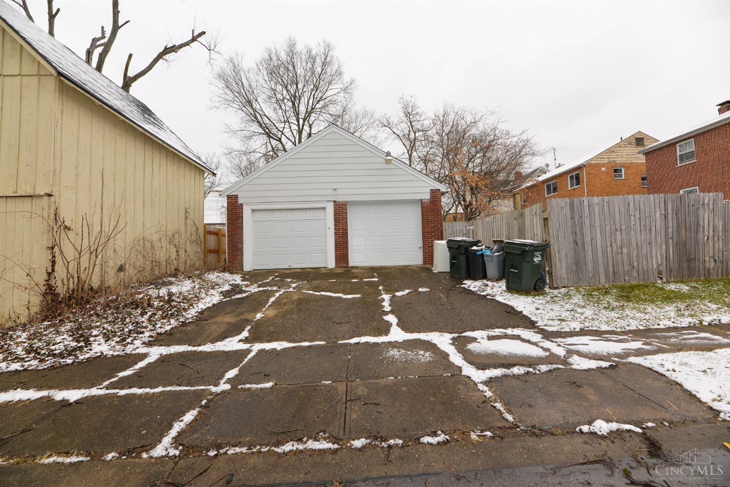 6801 Plainfield Road Silverton, OH 45236 - Photo 4 of 50