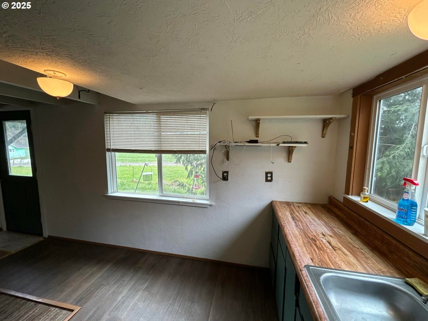8250 Kilchis River Road Tillamook, OR 97141 - Photo 11 of 41 Gallery Image 11