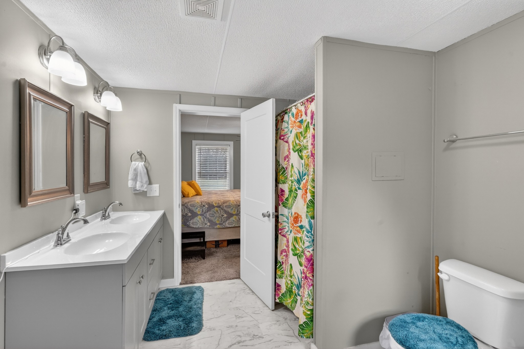 177 Mitchell Road Portland, TN 37148 - Photo 21 of 34 a en suite bathroom with a sink toilet and shower