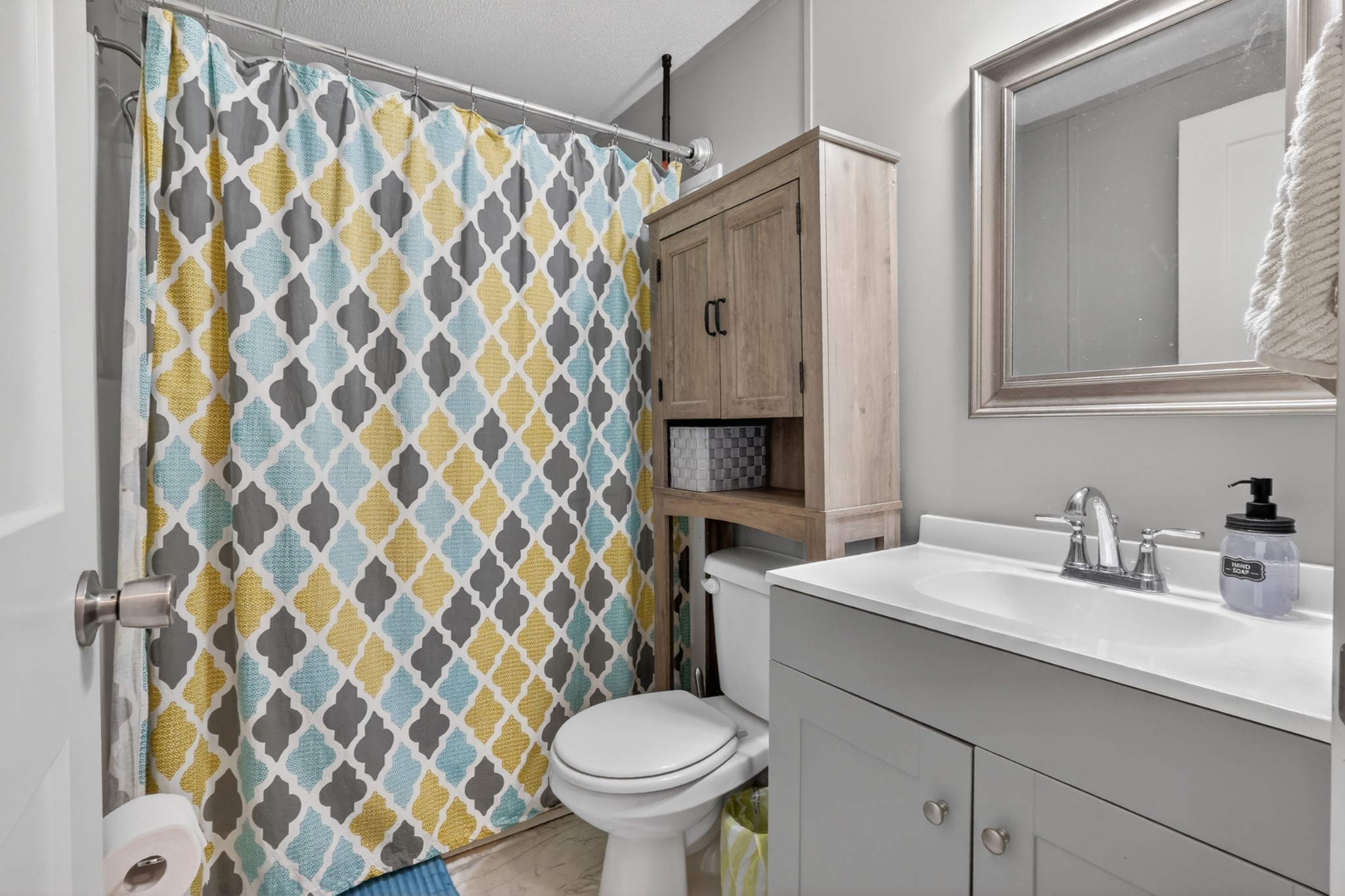 177 Mitchell Road Portland, TN 37148 - Photo 23 of 34 a bathroom with a sink toilet and shower