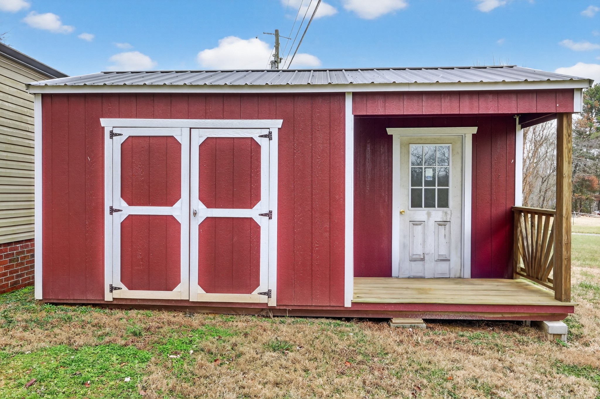 177 Mitchell Road Portland, TN 37148 - Photo 28 of 34 a view of a red door of the house