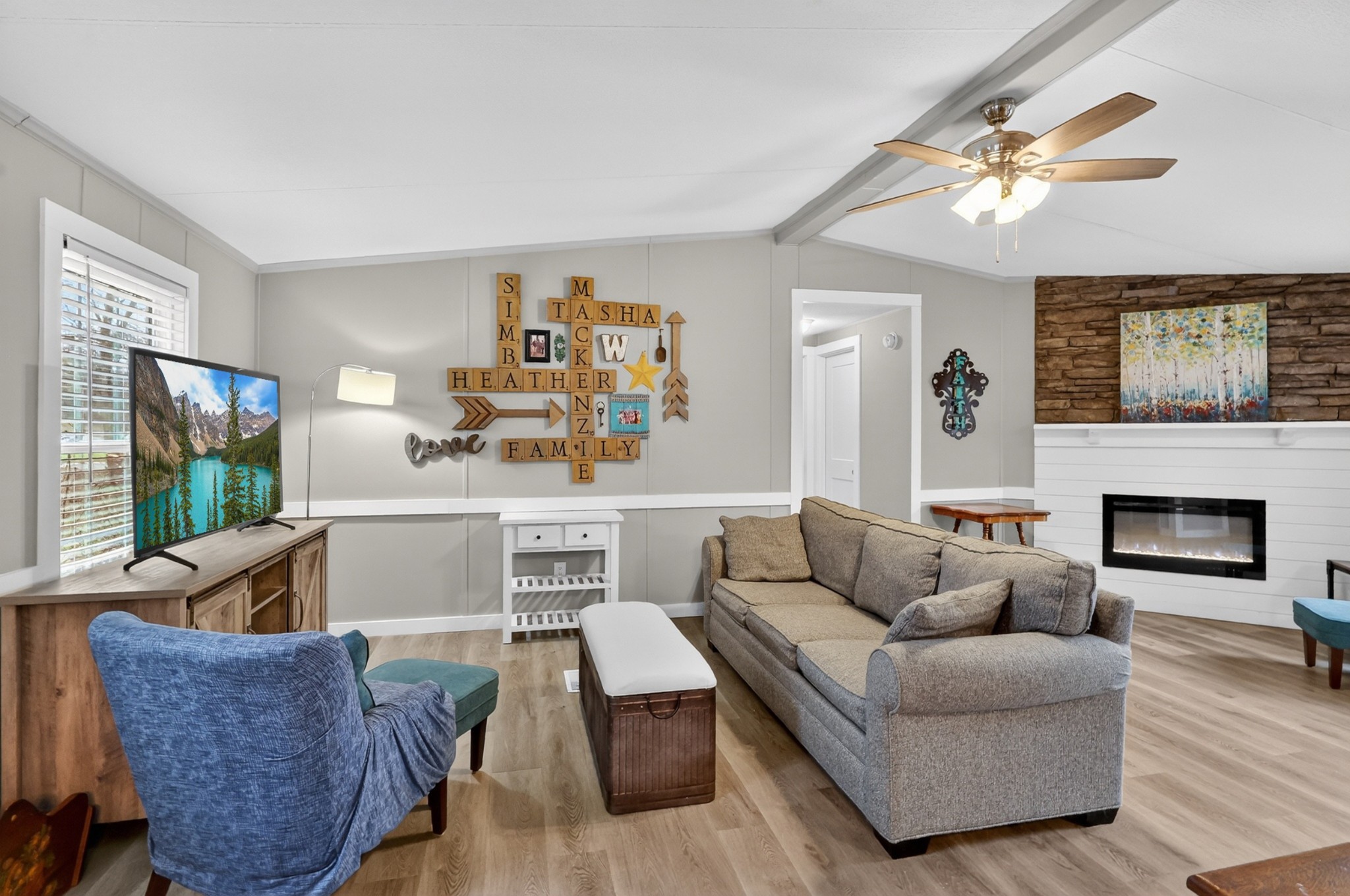 177 Mitchell Road Portland, TN 37148 - Photo 5 of 34 a living room with furniture and a fireplace