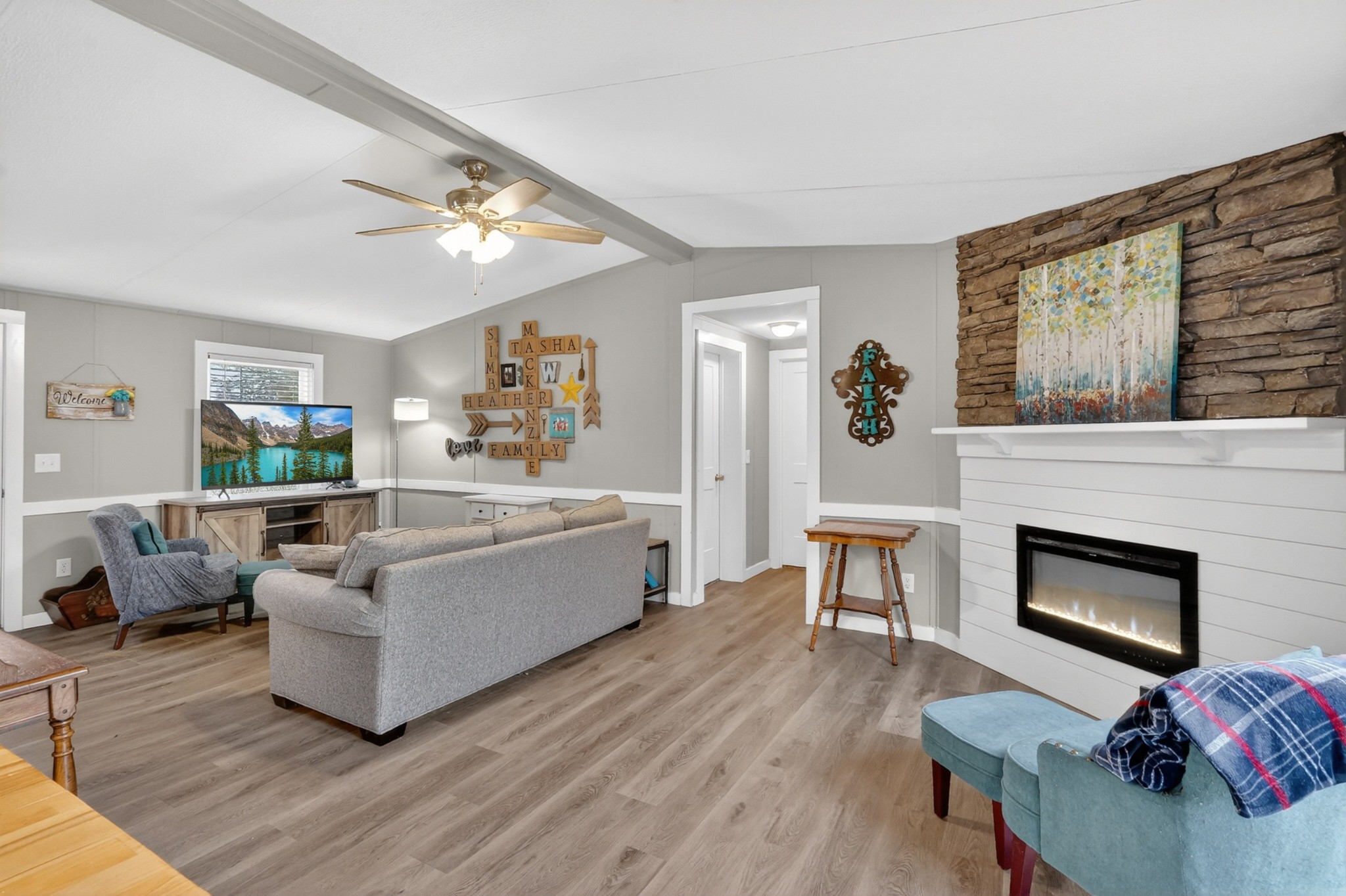 177 Mitchell Road Portland, TN 37148 - Photo 9 of 34 a living room with furniture and a fireplace