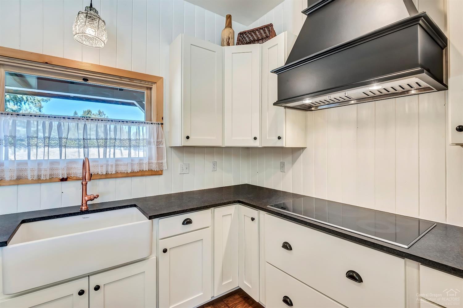 18360 Pinehurst Road Bend, OR 97703 - Photo 7 of 25 Additional Photo