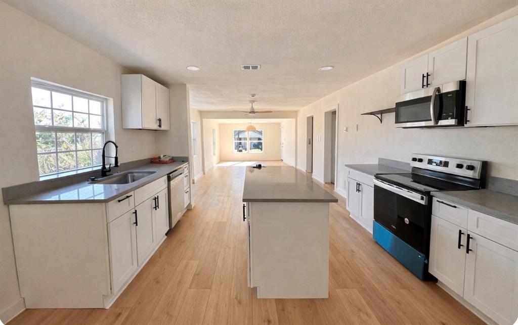 2739 Lawrence Street Dallas, TX 75215 - Photo 2 of 12