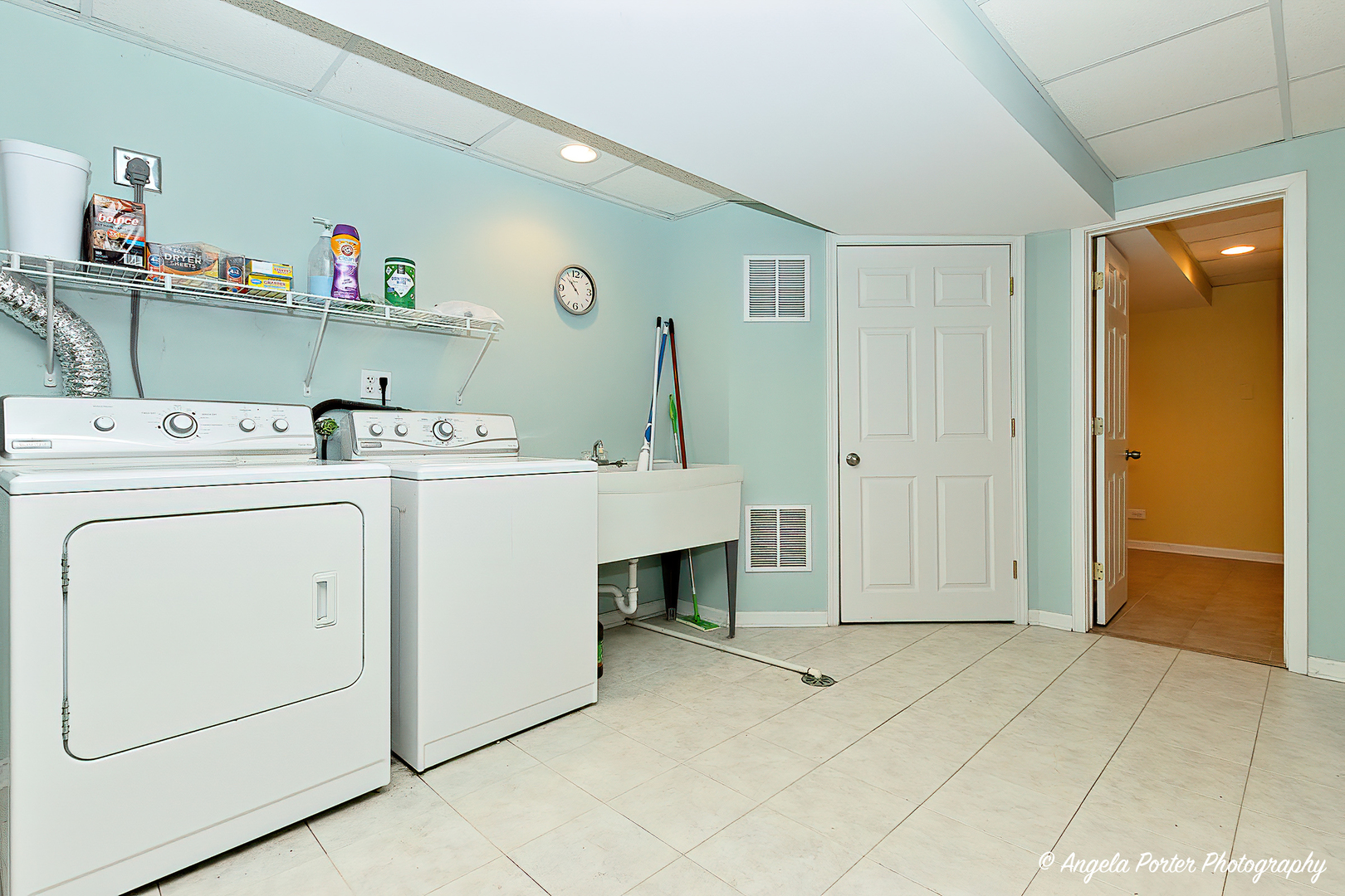 337 Claire Lane Cary, IL 60013 - Photo 28 of 35 a utility room with dryer and washer