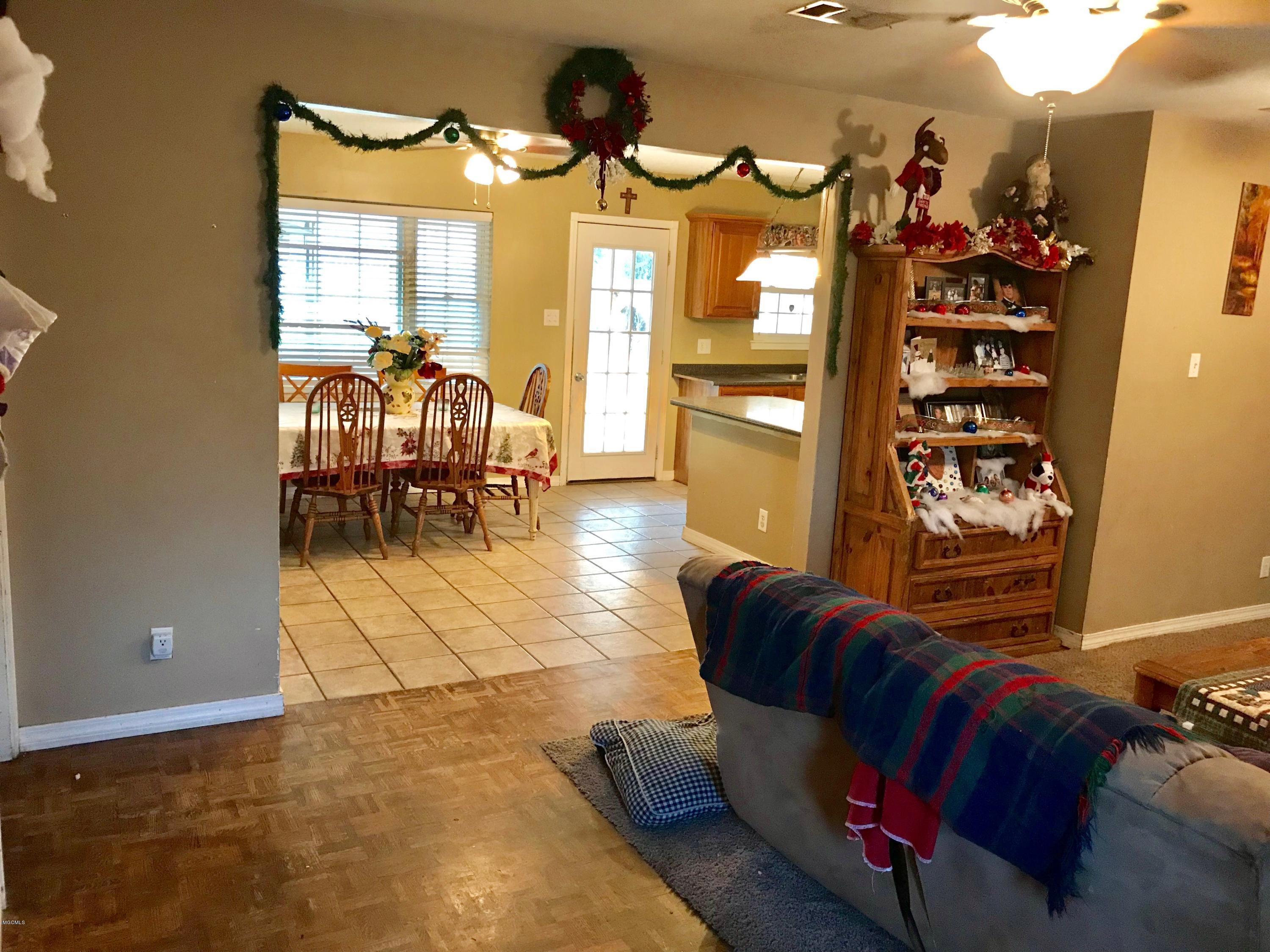 12459 Oaklawn Road Biloxi, MS 39532 - Photo 12 of 23 Dining